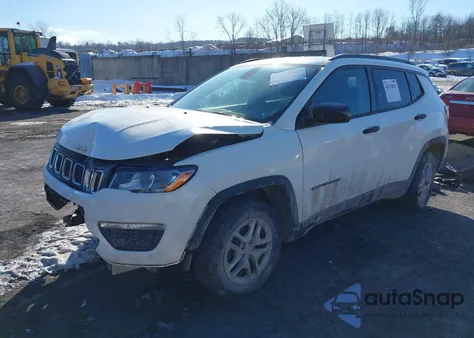 2018 Jeep Compass Sport Fwd z USA, uszkodzony, nr VIN 3C4NJCABXJT105671